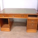 307 7075 WRITING DESK